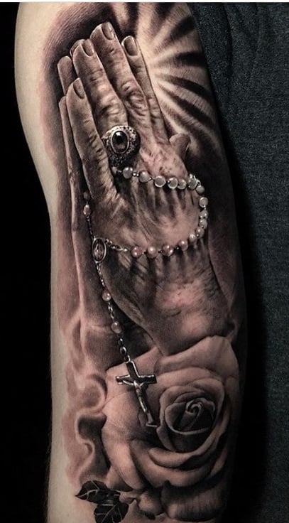 tattoo religioso para hombre 14