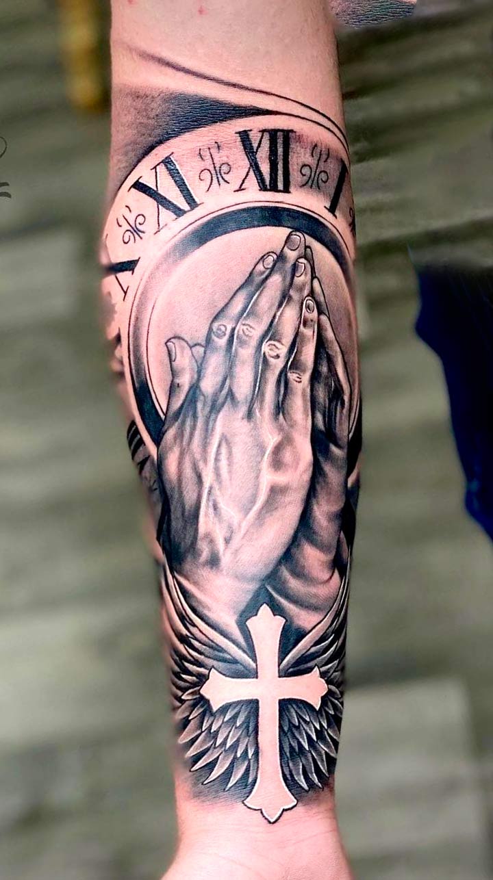 tattoo religioso para hombre 20