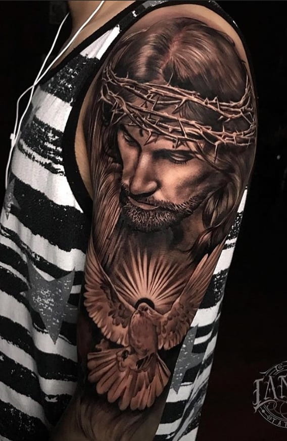 tattoo religioso para hombre 34