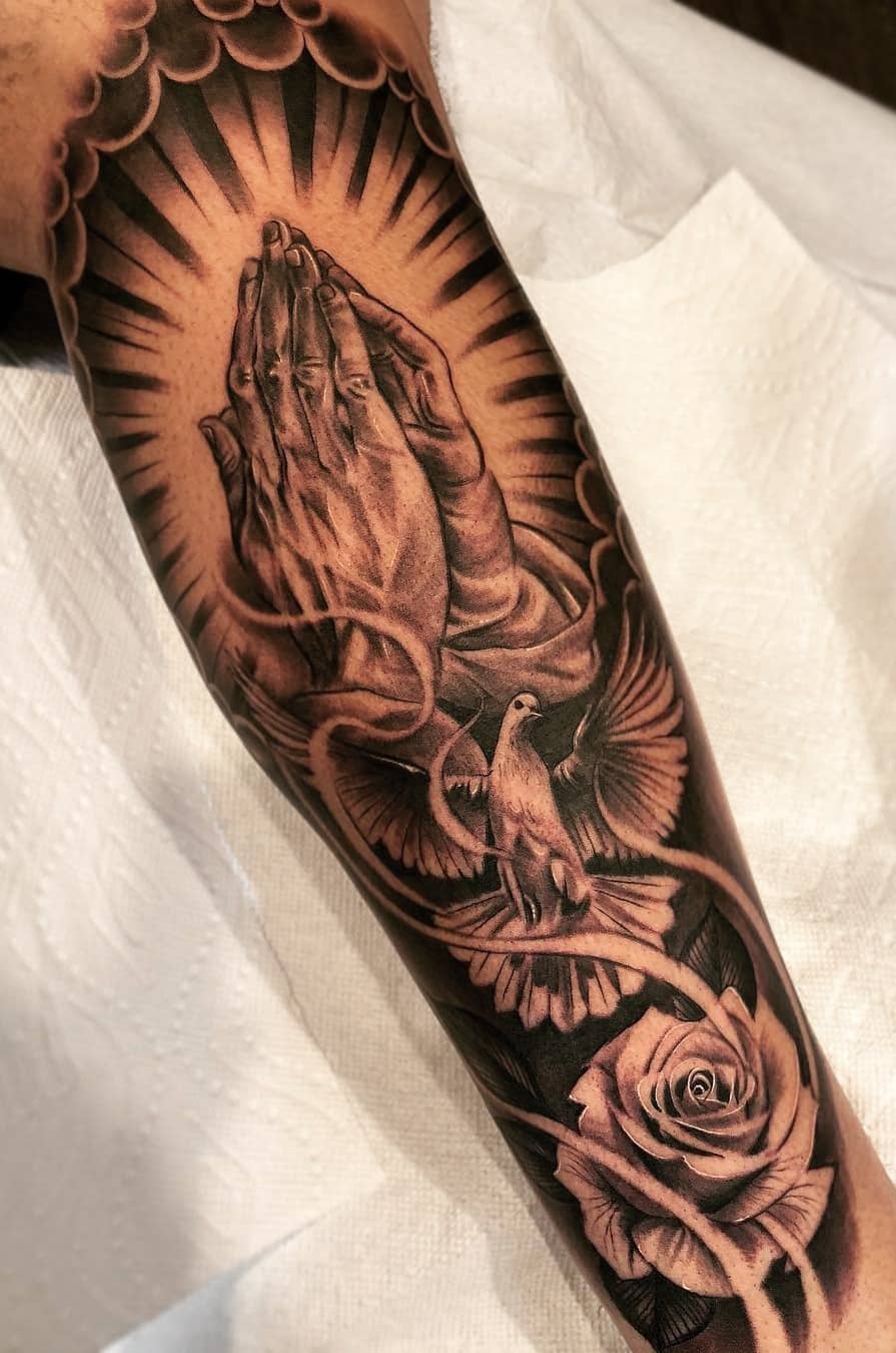 tattoo religioso para hombre 93
