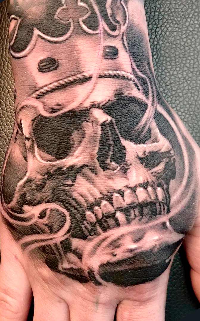 tatuaje calavera masculino 29