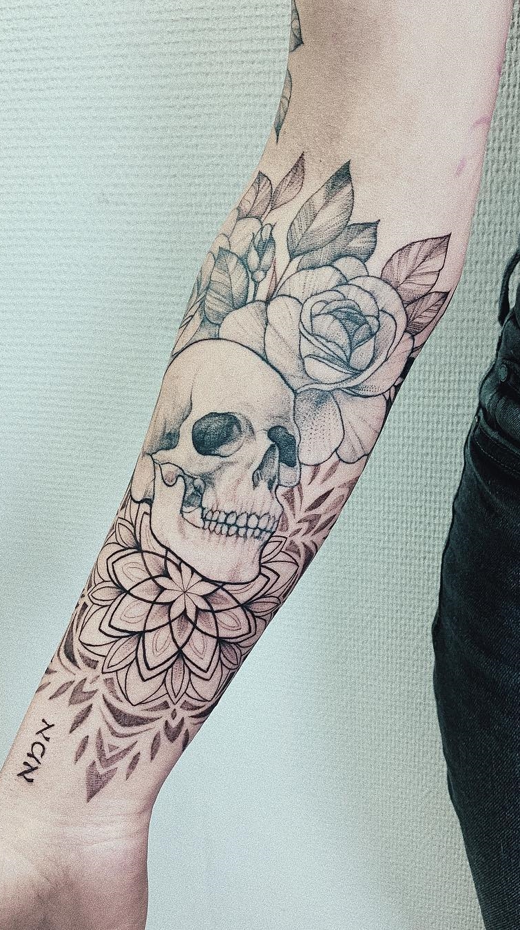 tatuaje calavera masculino 43