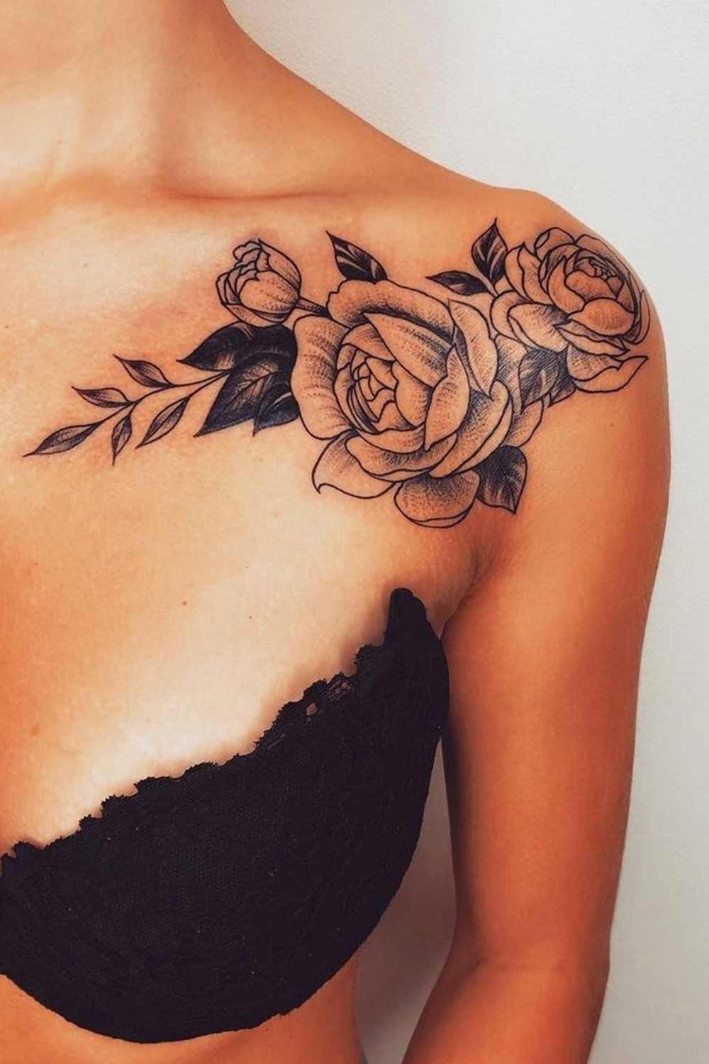 tatuaje de flor en mujer 21
