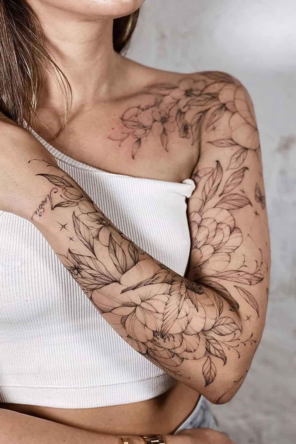 tatuaje de flor en mujer 24