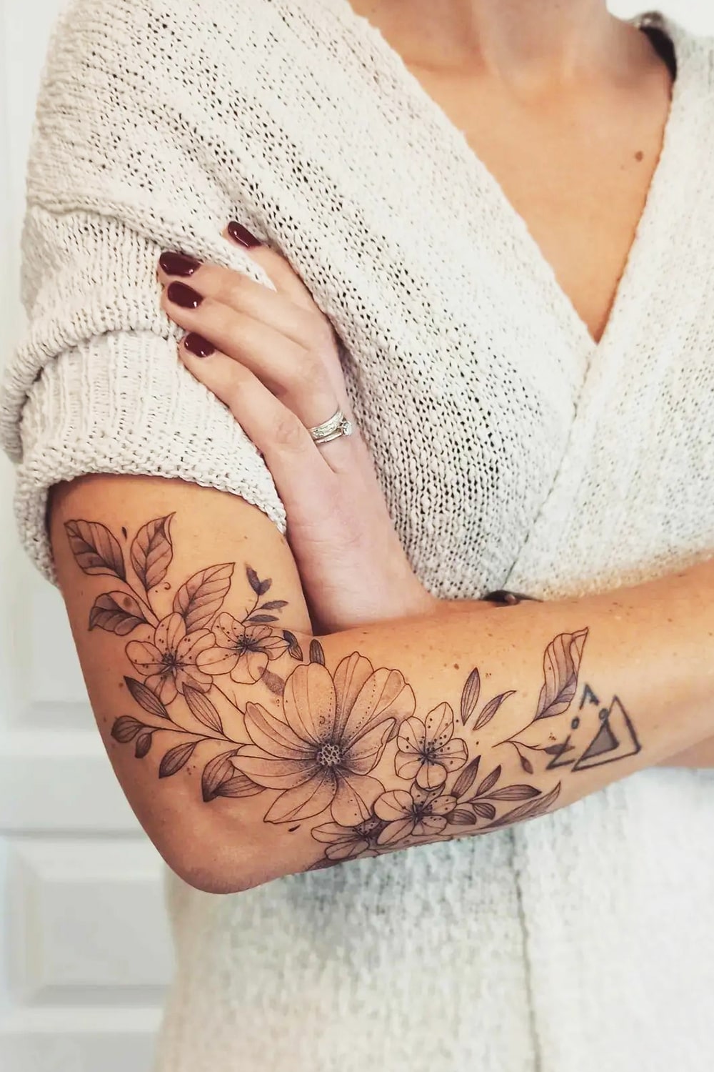 tatuaje de flor en mujer 27