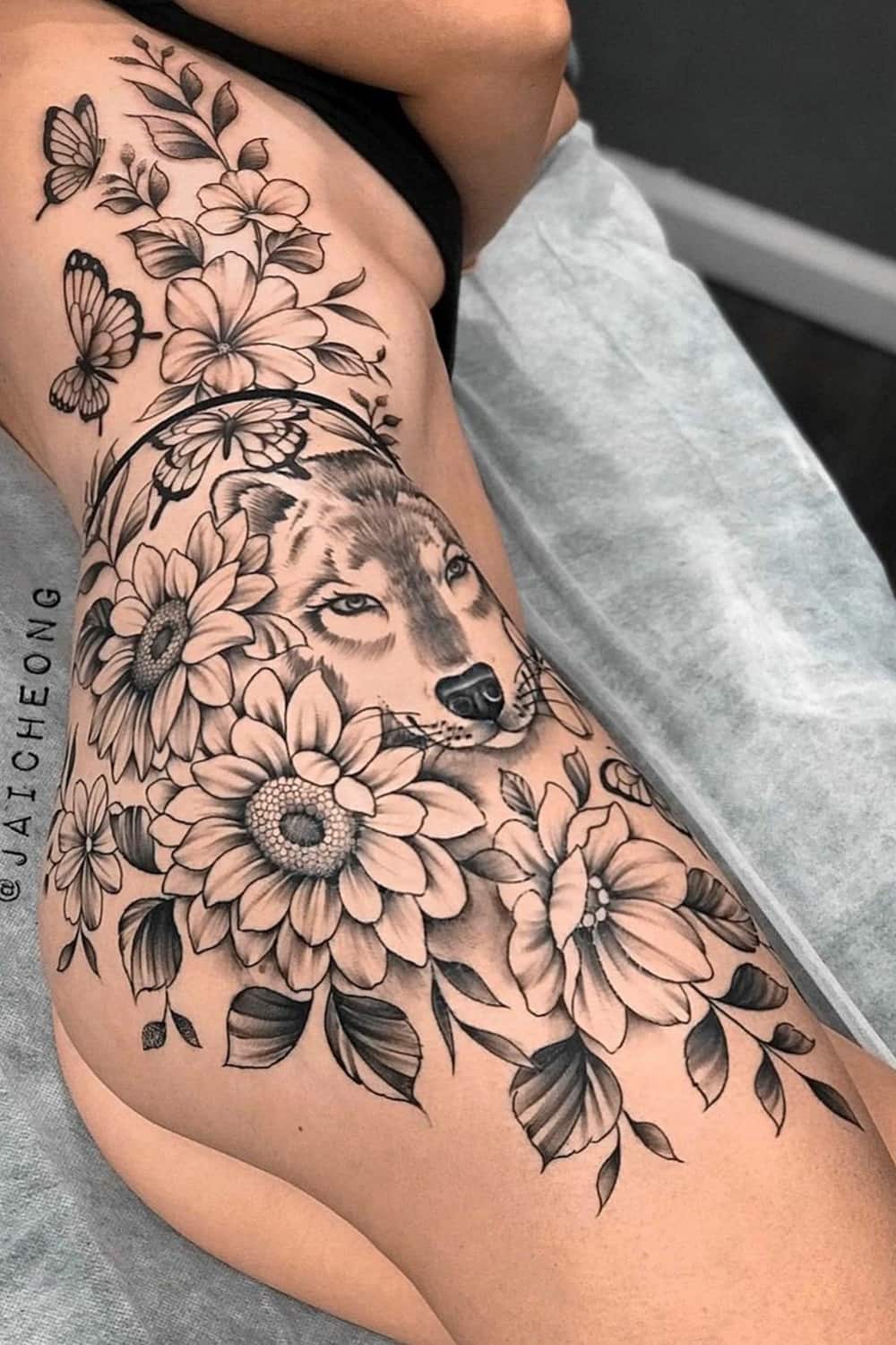 tatuaje de flor en mujer 28