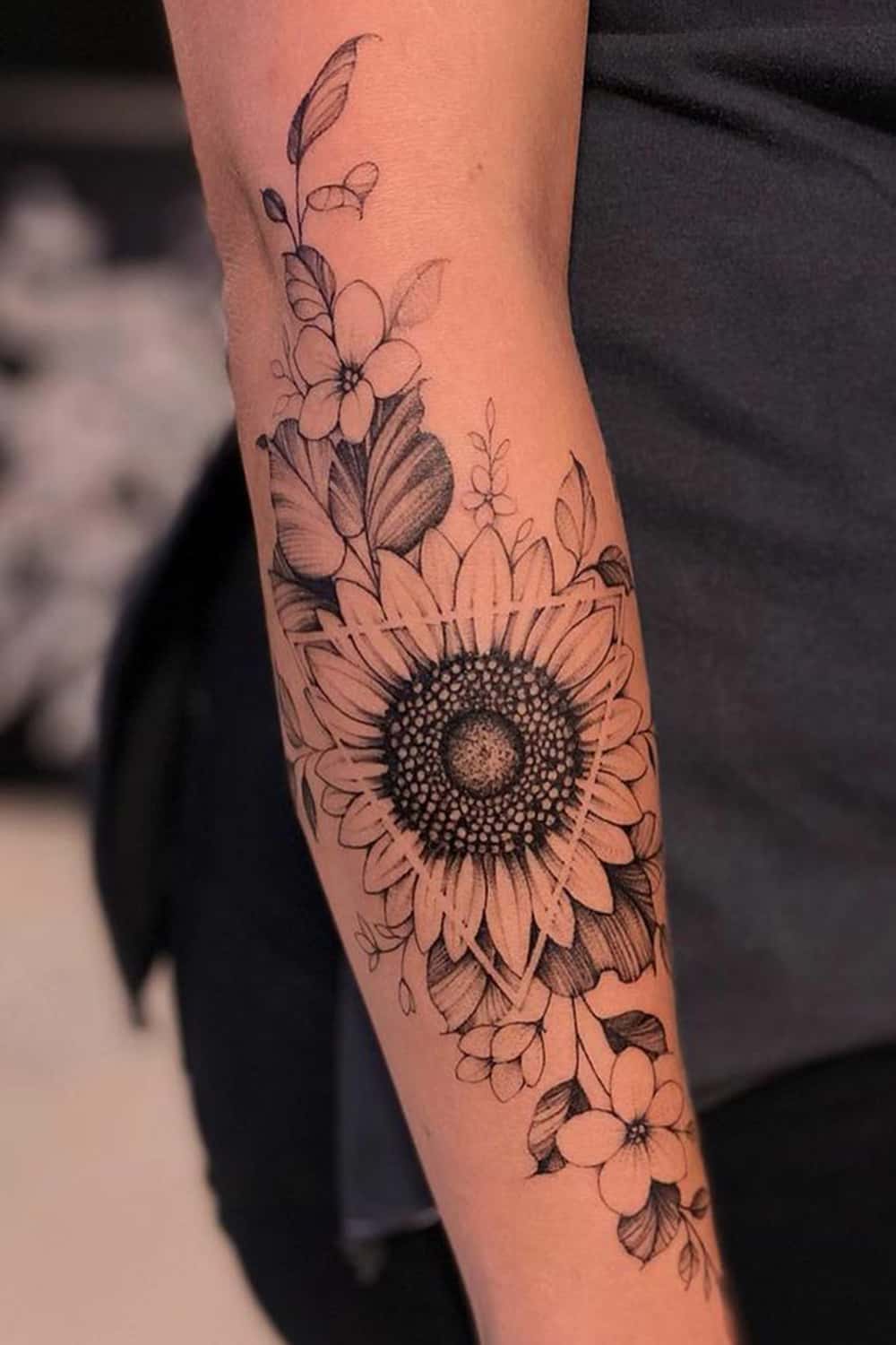 tatuaje de flor en mujer 42