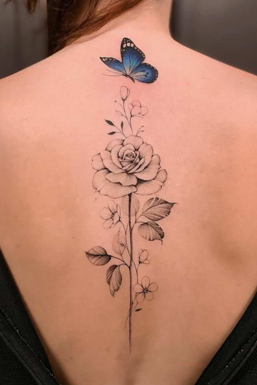 tatuaje de flor en mujer 43