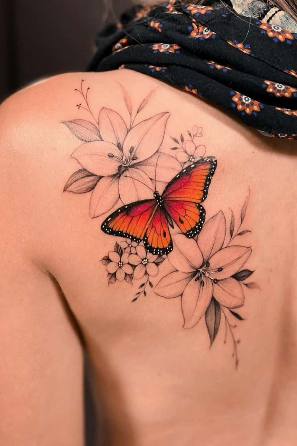 tatuaje de flor en mujer 44