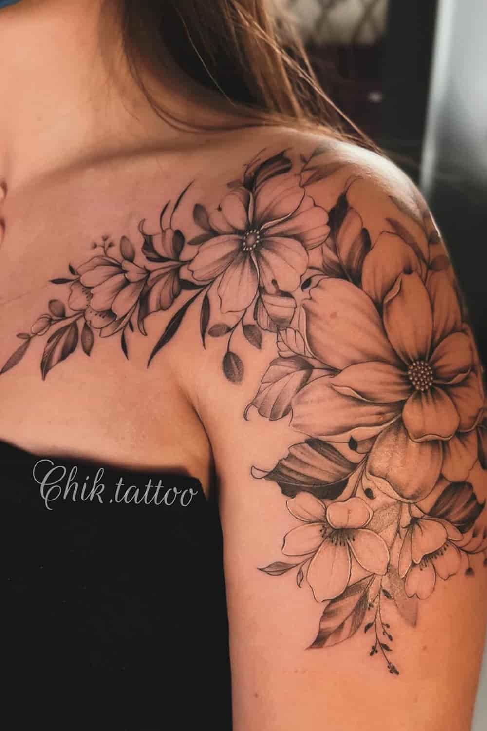 tatuaje de flor en mujer 49