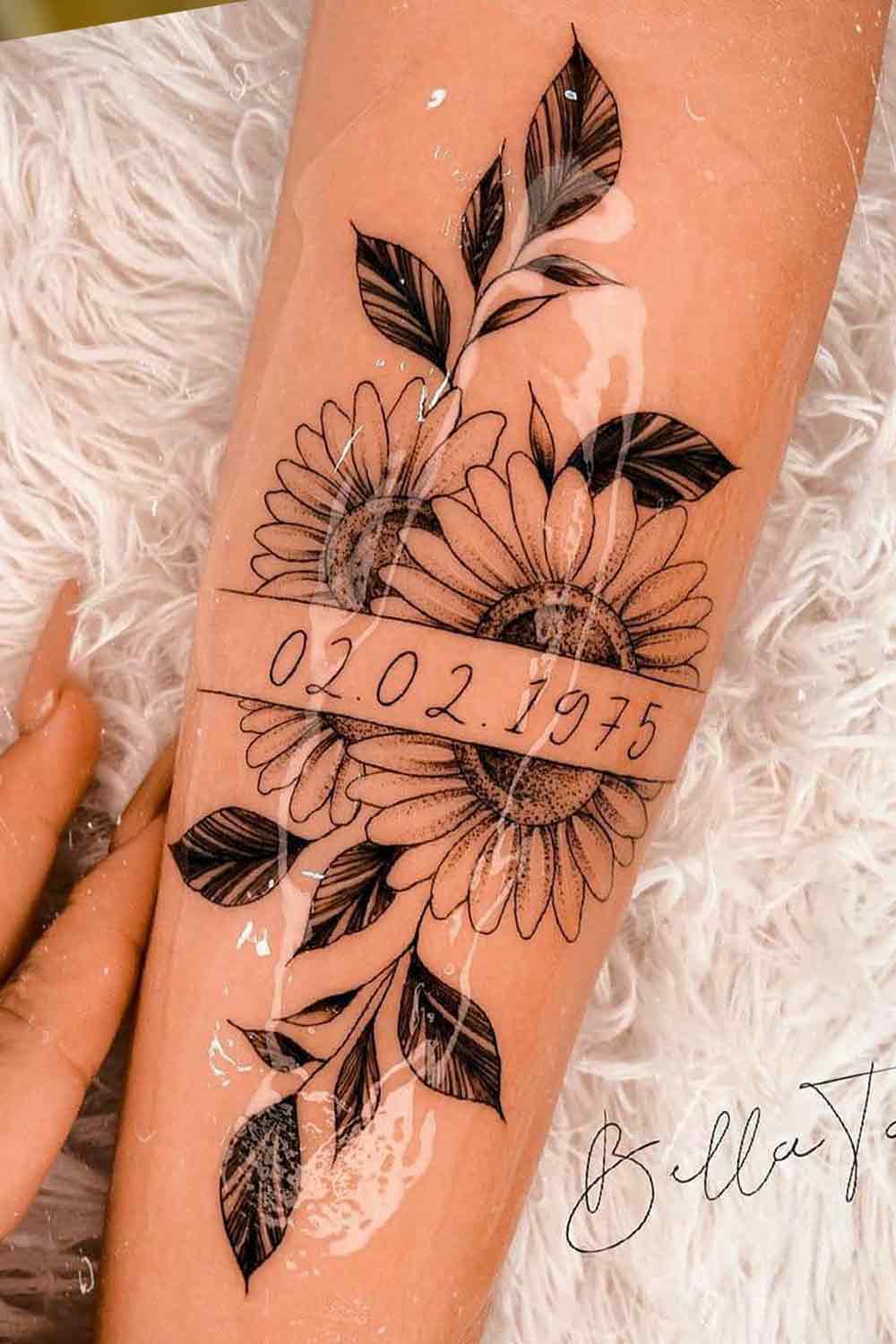 tatuaje de flor en mujer 52