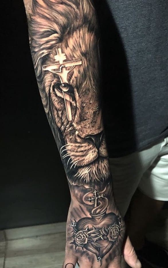 tatuaje de leon 63