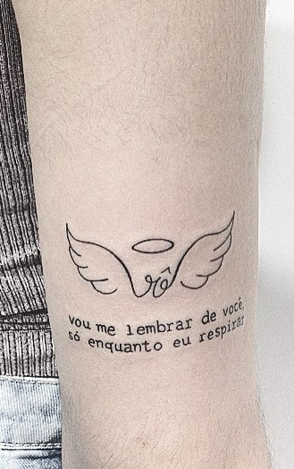 tatuaje de letras en mujer 103