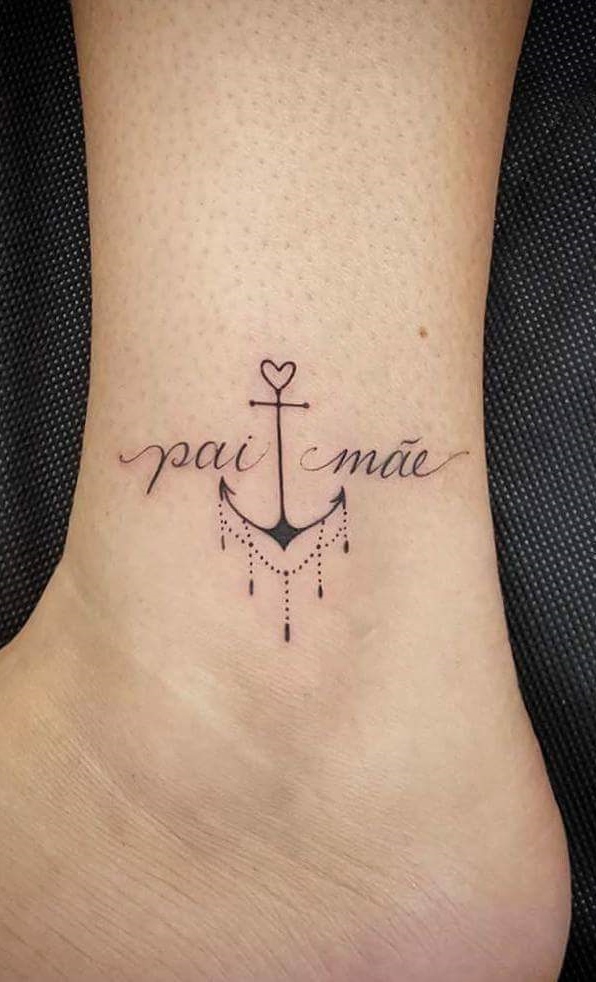 tatuaje de letras en mujer 148