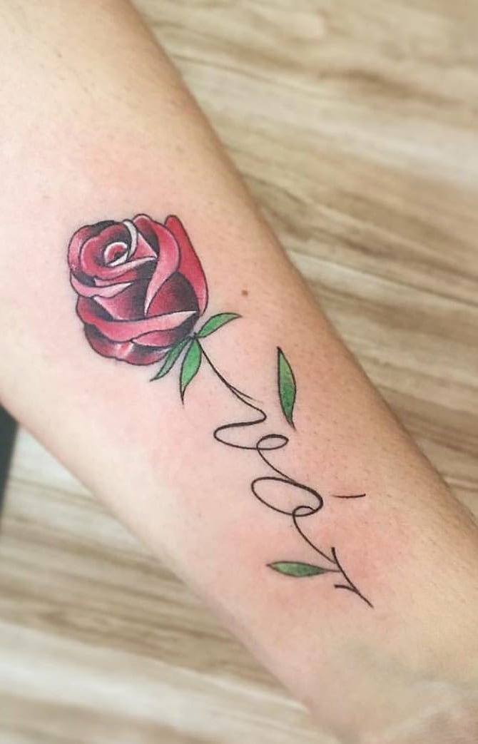 tatuaje de letras en mujer 172