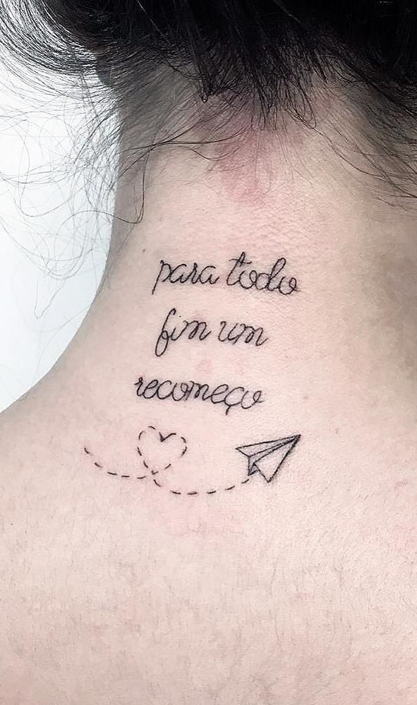 tatuaje de letras en mujer 54