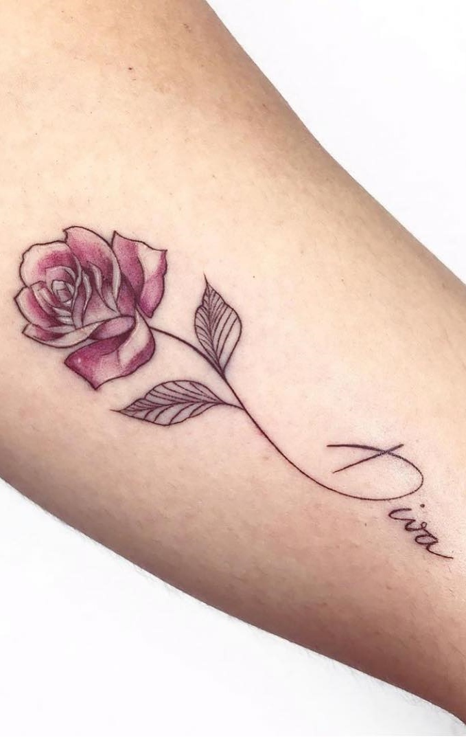 tatuaje de letras en mujer 57