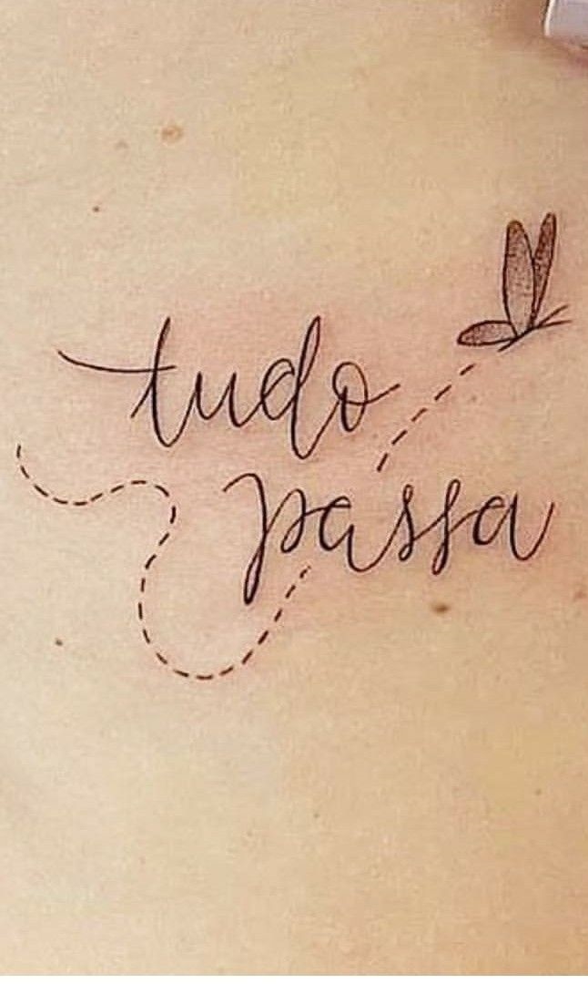 tatuaje de letras en mujer 87