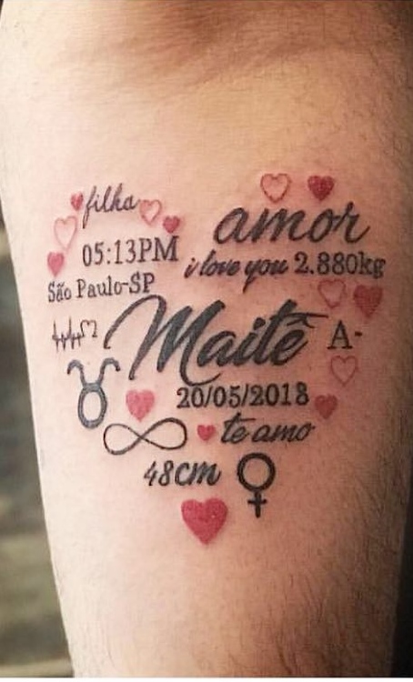 tatuaje de letras en mujer 99