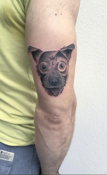 tatuaje de perro en mujer 07