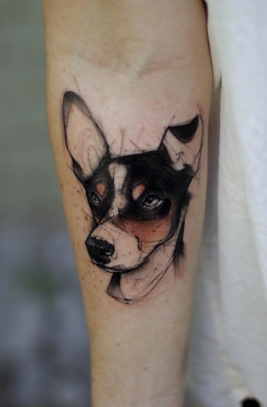 tatuaje de perro en mujer 106