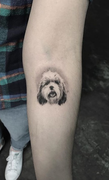tatuaje de perro en mujer 11