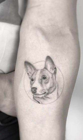 tatuaje de perro en mujer 24