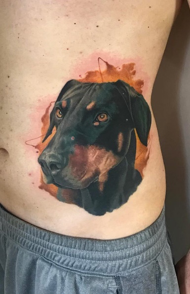 tatuaje de perro en mujer 30
