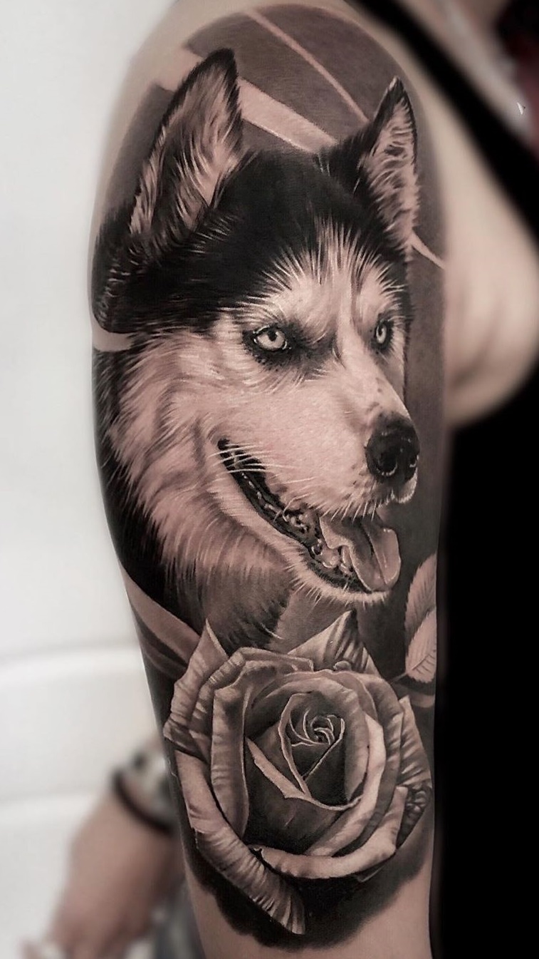 tatuaje de perro en mujer 40