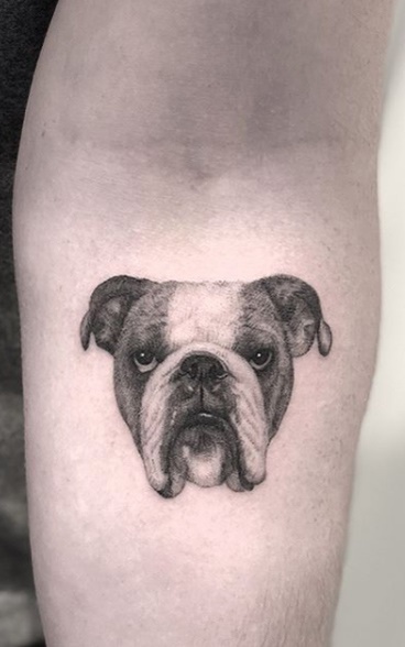 tatuaje de perro en mujer 71