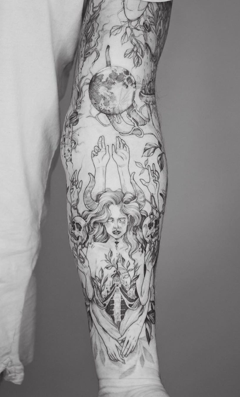 tatuaje en antebrazo de mujer 114