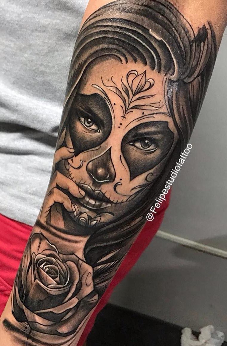 tatuaje en antebrazo de mujer 115