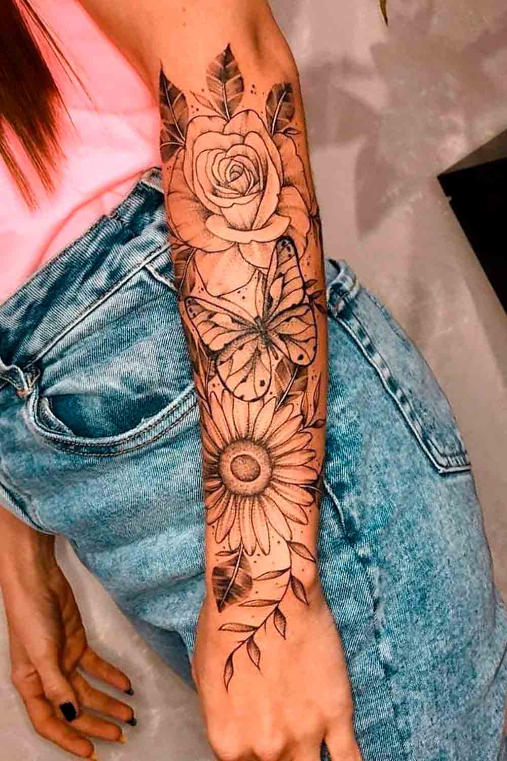 tatuaje en antebrazo de mujer 39