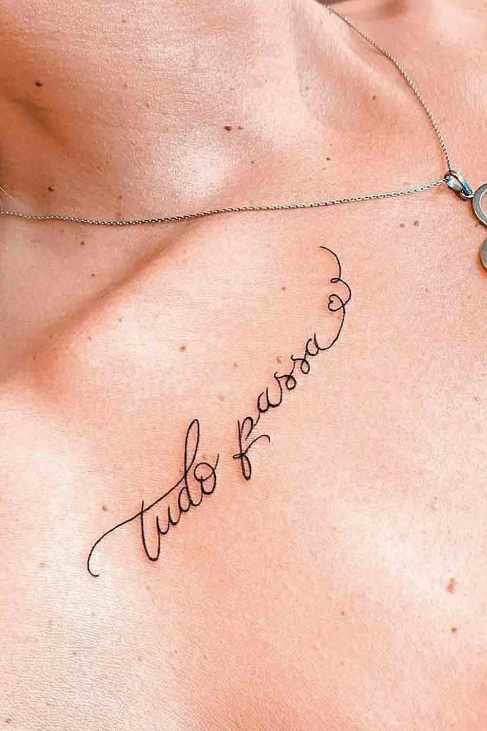 tatuaje en hombro de mujer 04