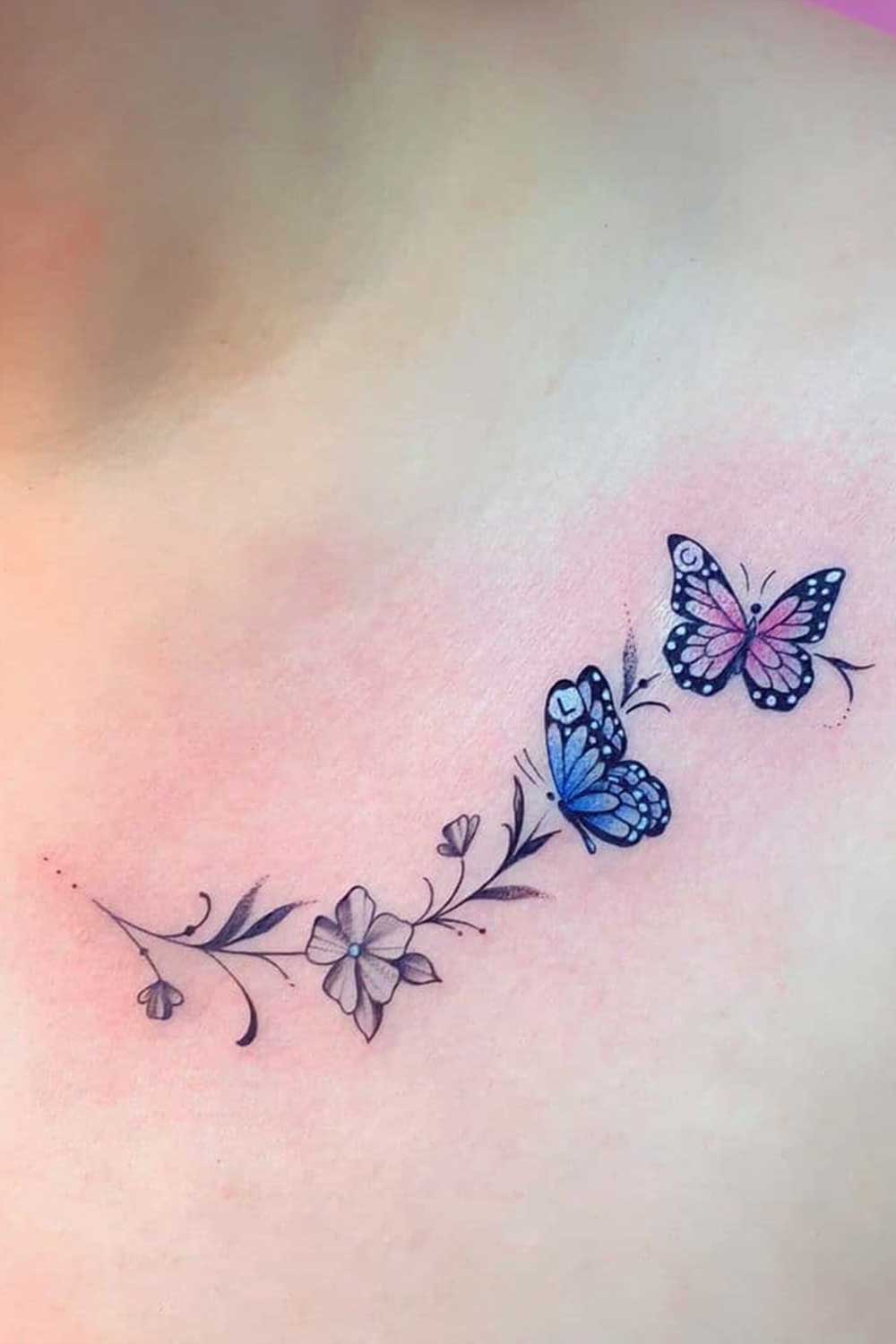 tatuaje en hombro de mujer 127