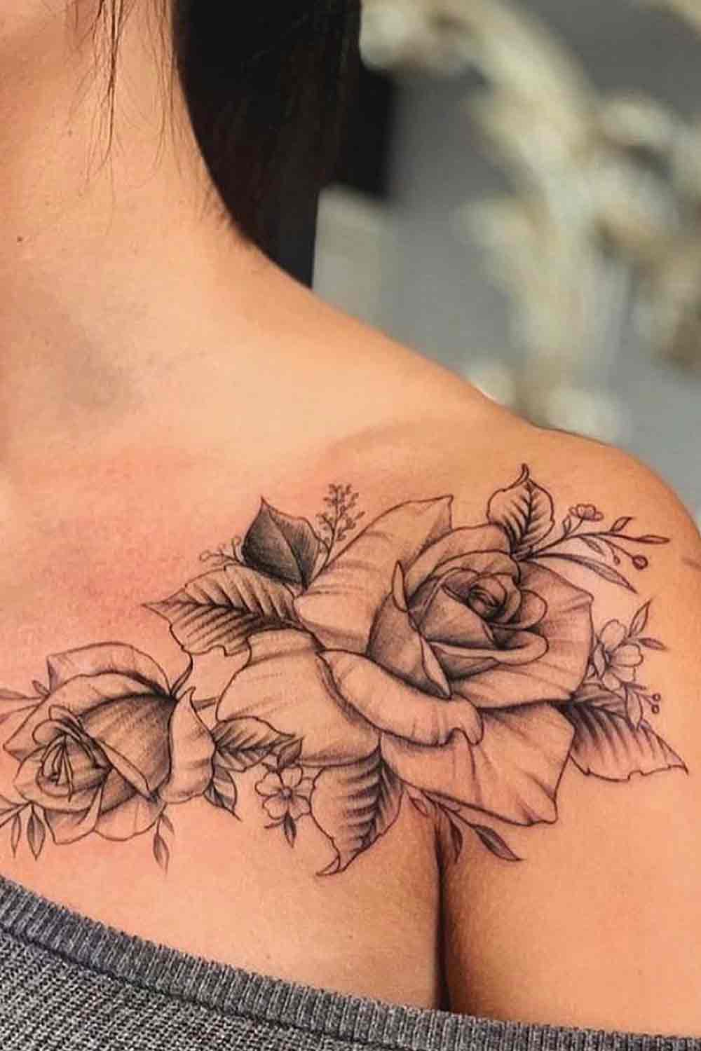tatuaje en hombro de mujer 140