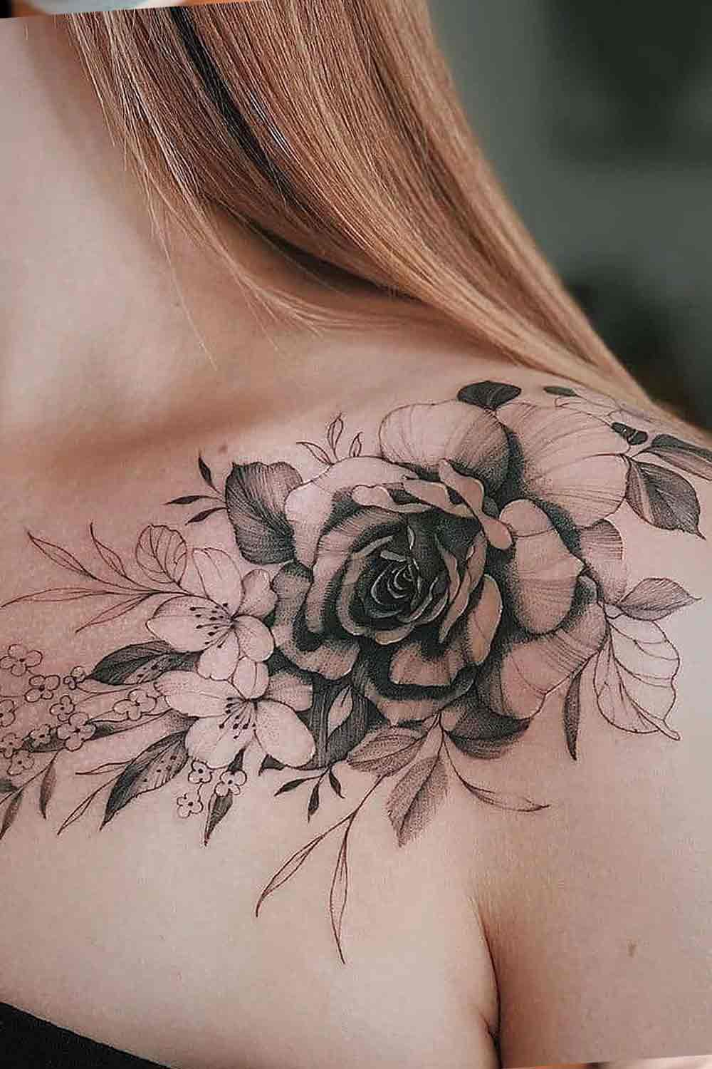 tatuaje en hombro de mujer 158