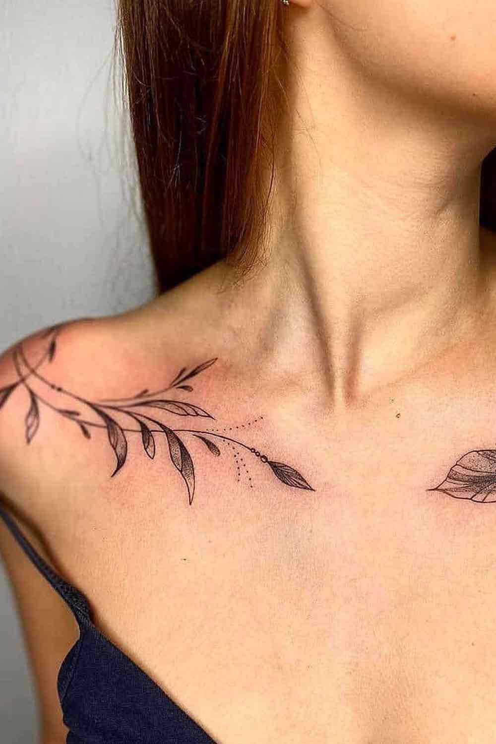 tatuaje en hombro de mujer 51