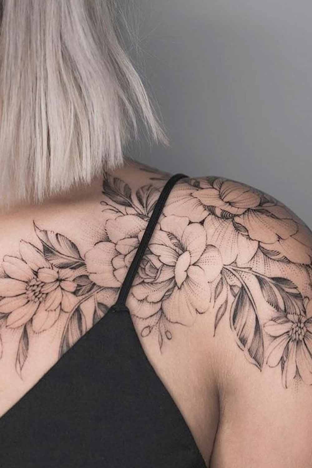 tatuaje en hombro de mujer 83