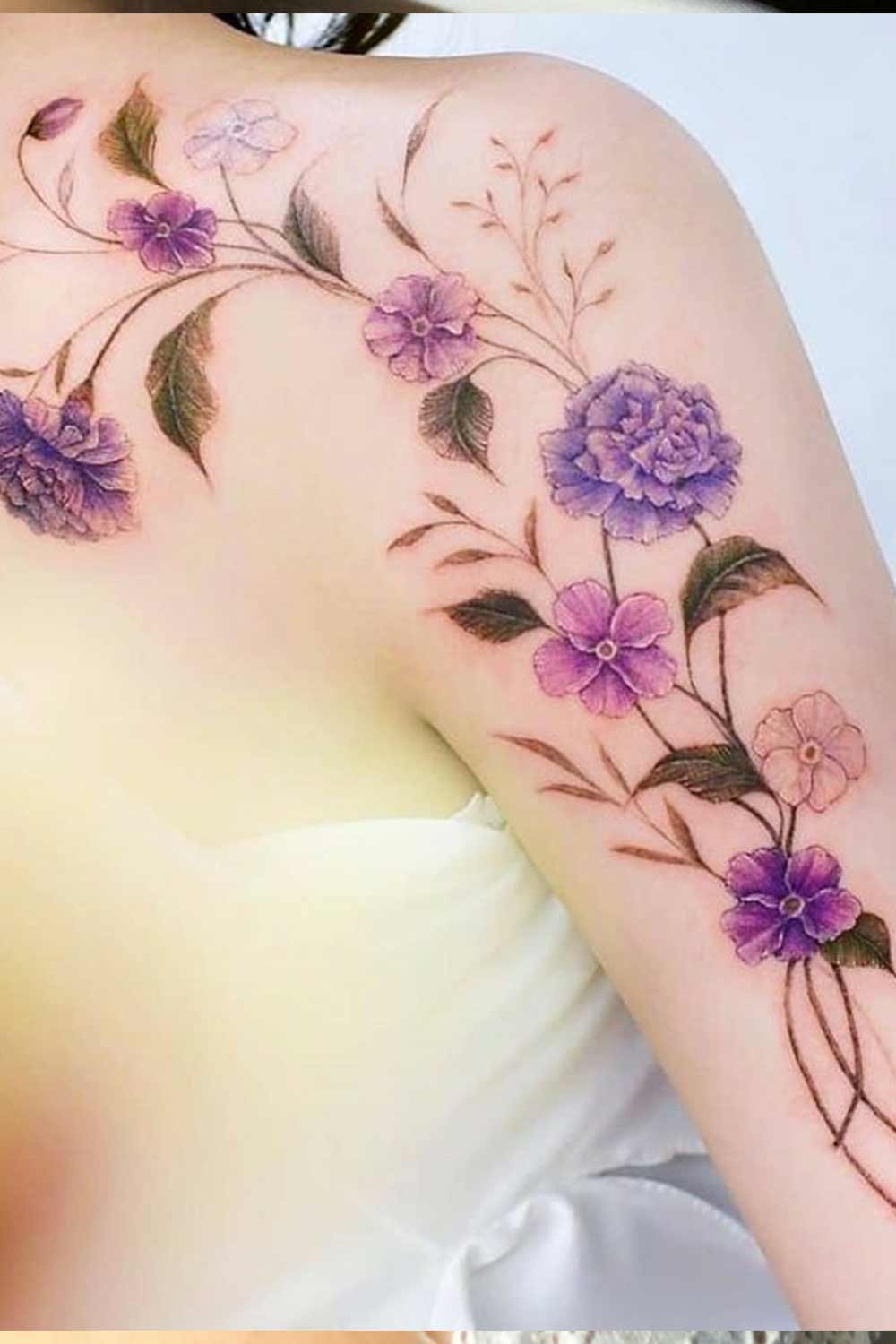 tatuaje en hombro de mujer 92