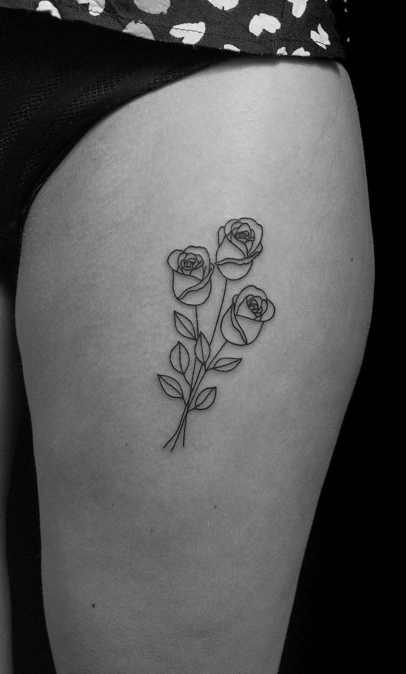 tatuaje en muslo de mujer 06