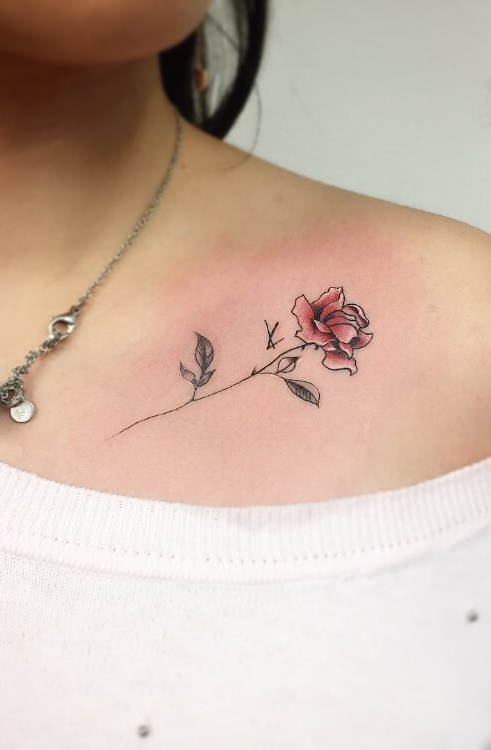 tatuaje femenino en el hombro 11