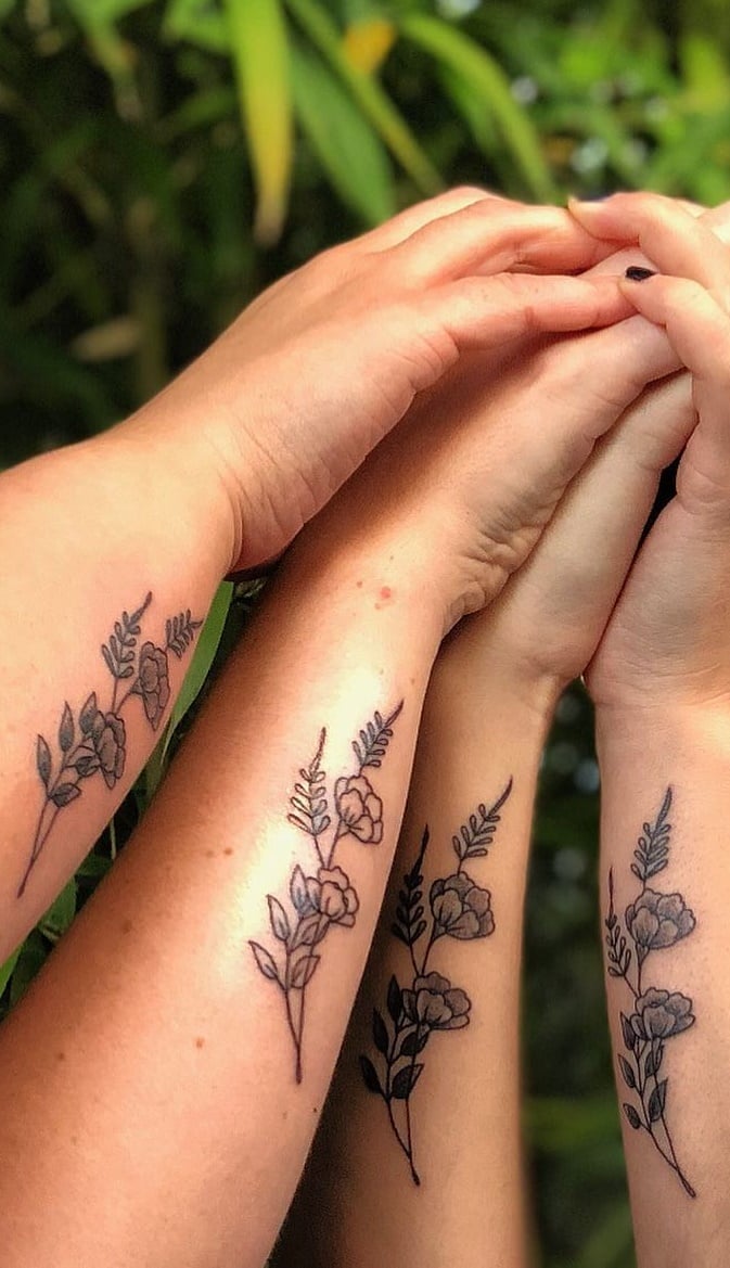 tatuaje femenino mejores amigas 18