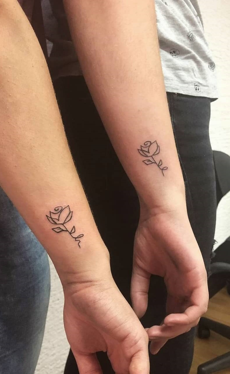 tatuaje femenino mejores amigas 41