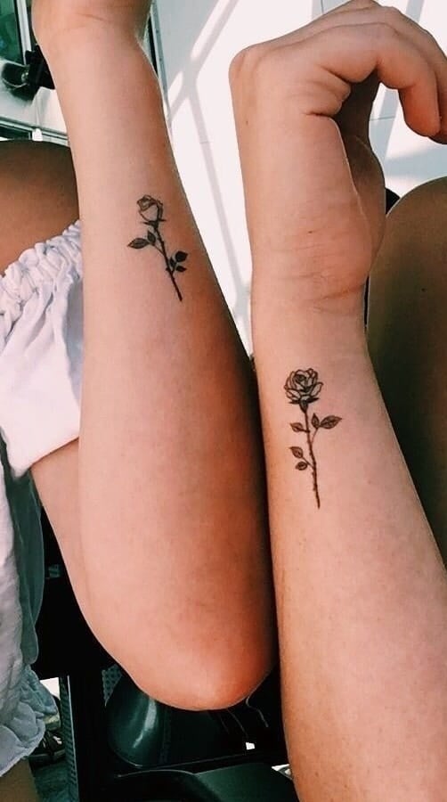 tatuaje femenino mejores amigas 45