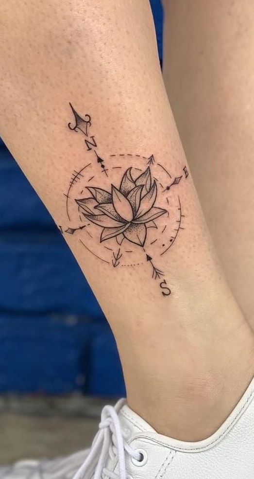 tatuaje femenino tobillo 14