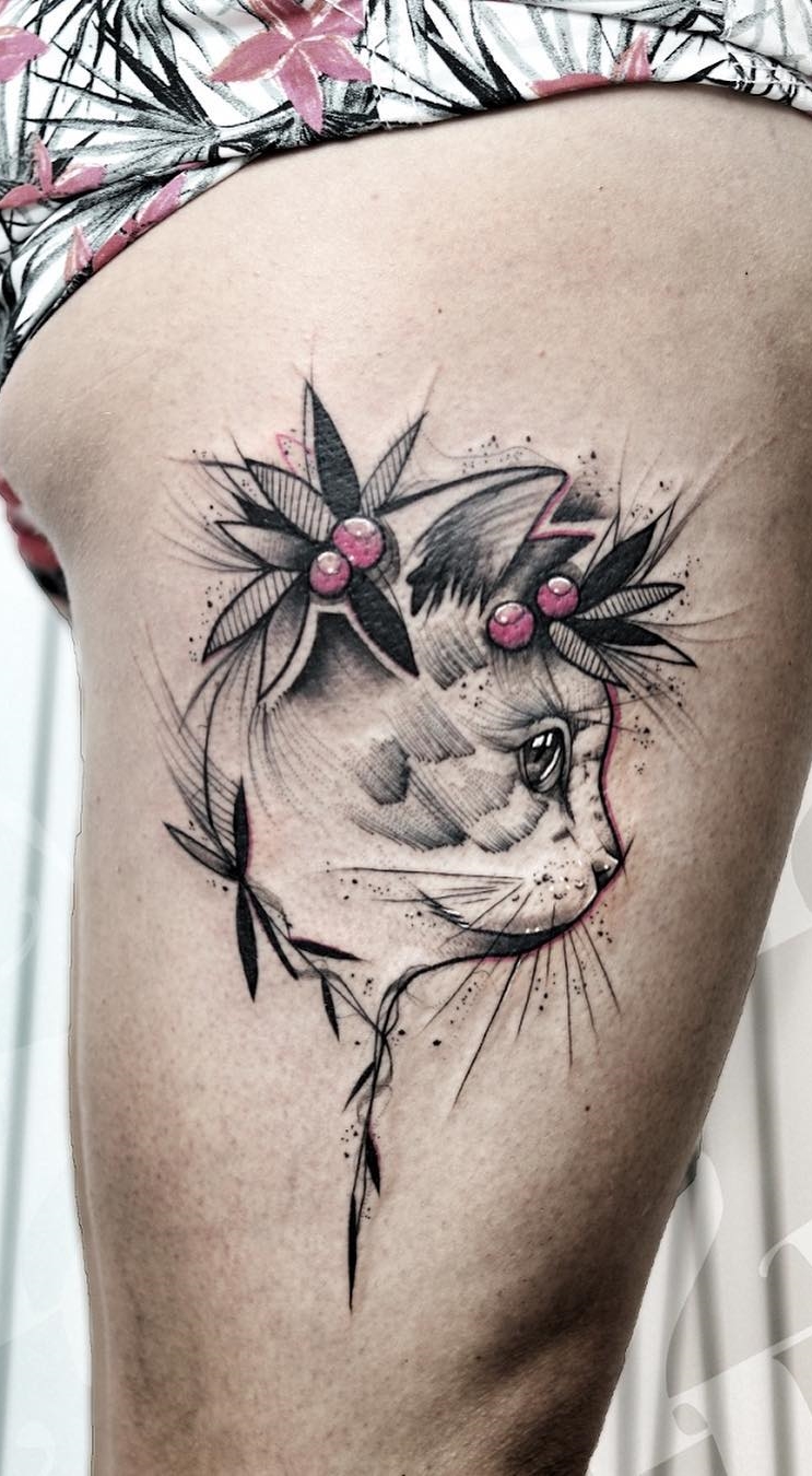 tatuaje gato en mujer 02