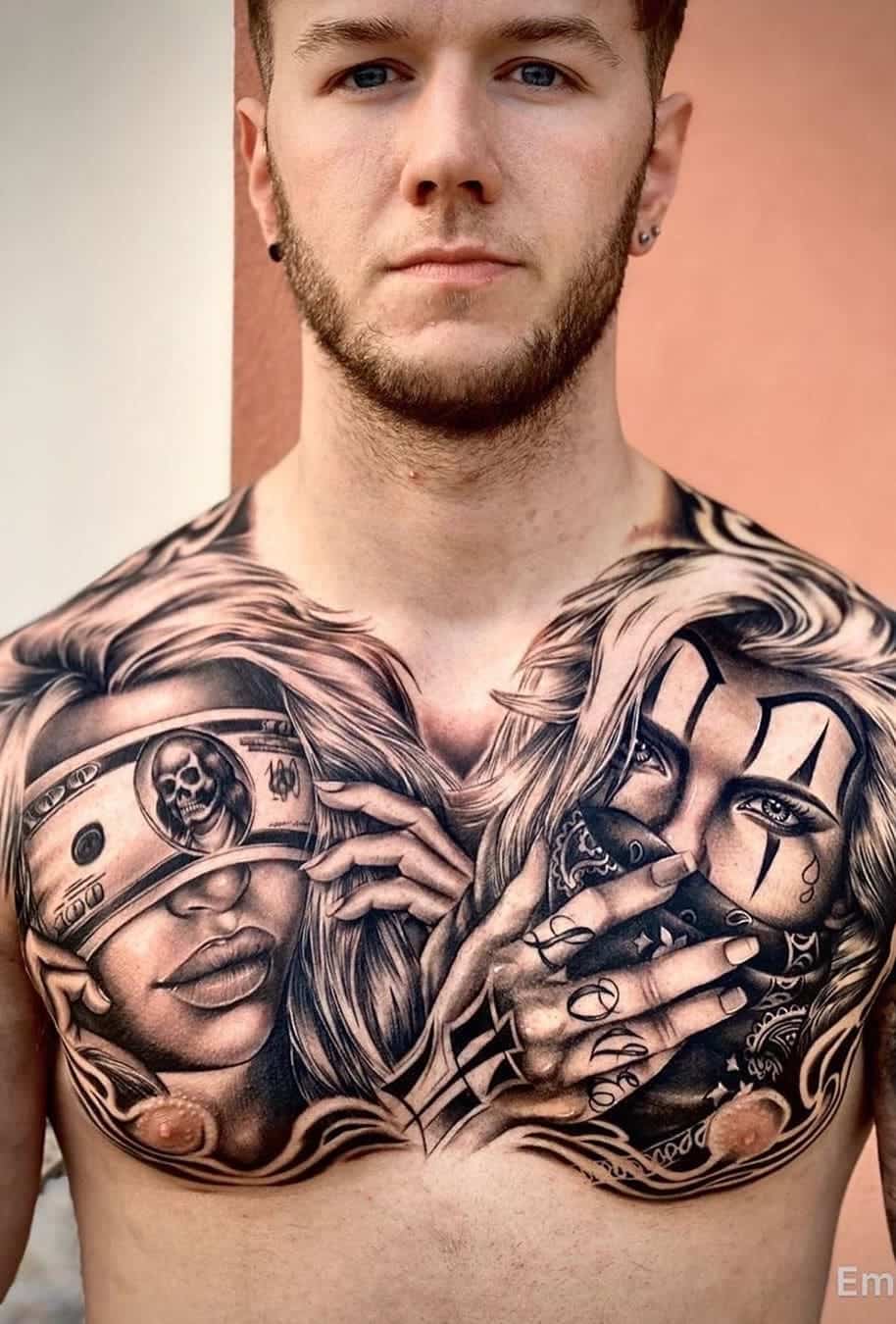 tatuaje masculino en el pecho 06