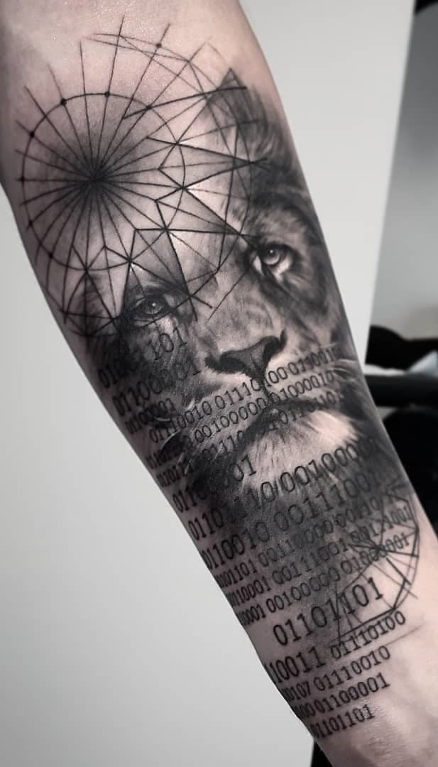 tatuaje masculino leon 109