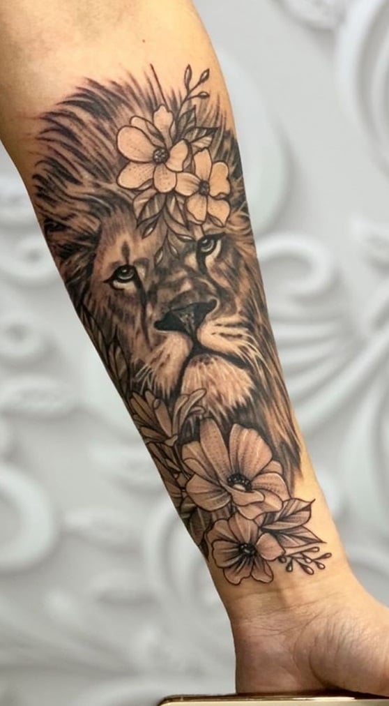tatuaje masculino leon 11